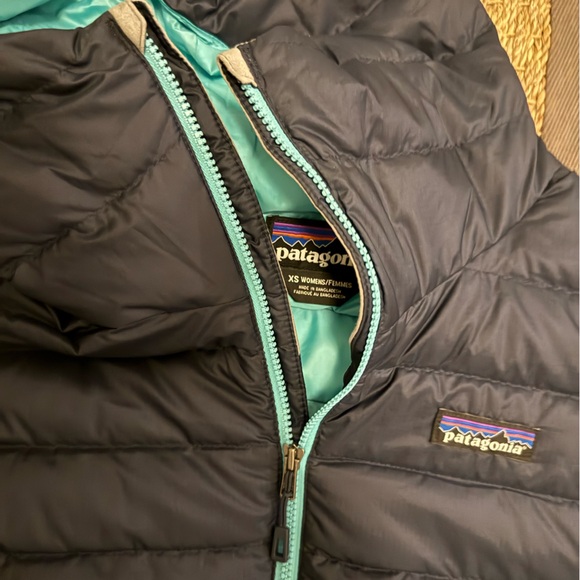 Women’s Patagonia Down Sweater Hoody - Picture 2 of 2